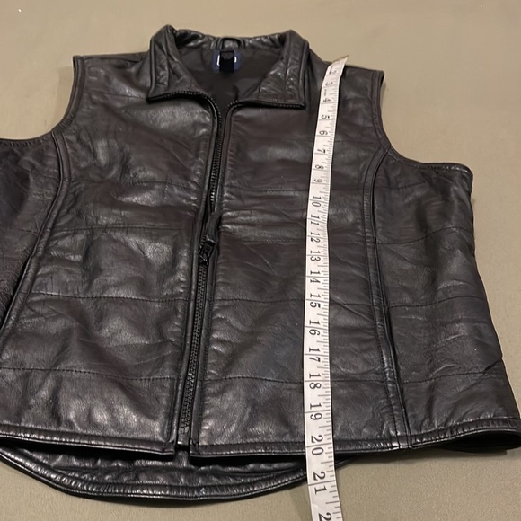 GAP  Black color 💯% leather riding  Womens VEST size SMALL w pockets - Picture 13 of 15
